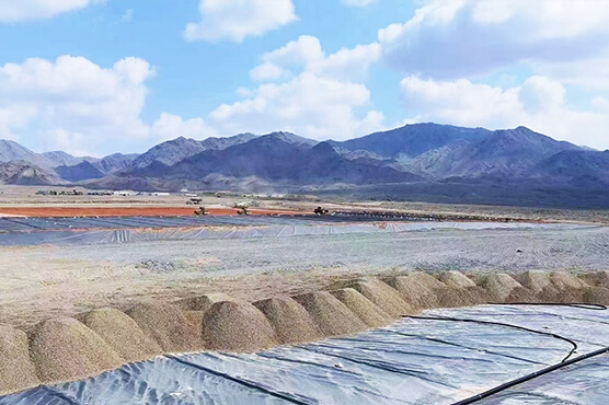 Ore Stacking: Building a Stable and Permeable Heap