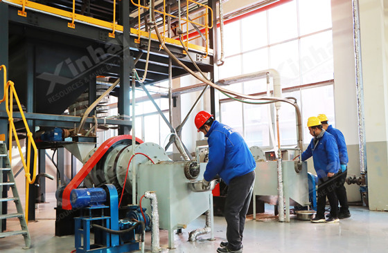 Pilot-scale-test-of-phosphate-rock-grinding-and-classification.jpg