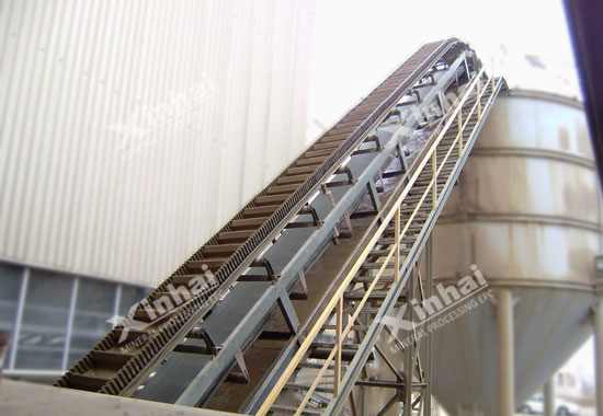 Xinhai belt conveyor with high inclination angle and waved guard side Xinhai belt conveyor with high inclination angle and waved guard side