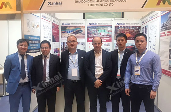 Xinhai staff with exhibiors