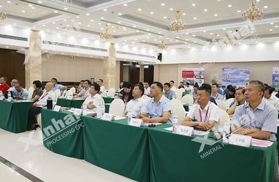 sand-and-tailings-resources-exhibition-3.jpg sand-and-tailings-resources-exhibition-3.jpg