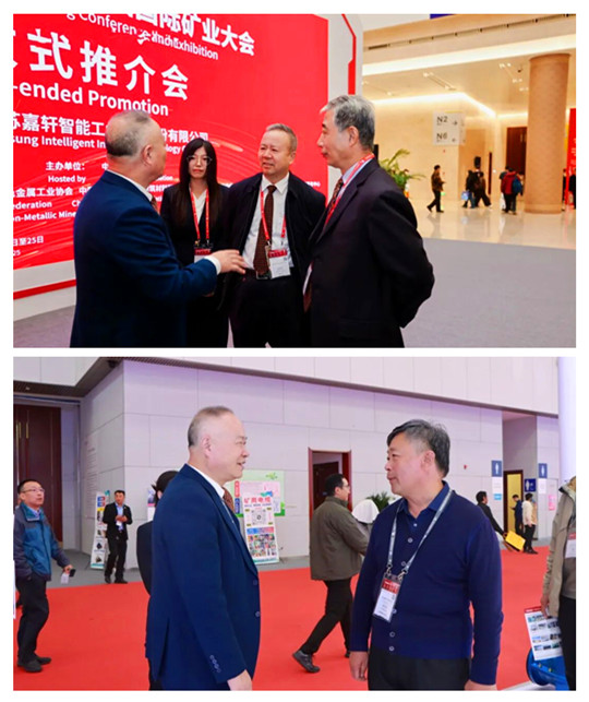 chairman-zhang-negotiates-with-guests-1.jpg chairman-zhang-negotiates-with-guests-1.jpg