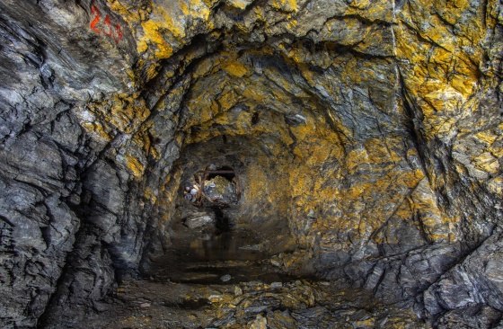 What is the Difference Between Placer Gold and Lode Gold?