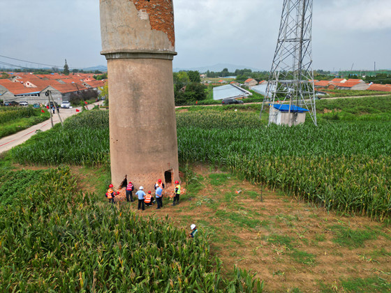 14m-water-tower-controlled-demolition.jpg